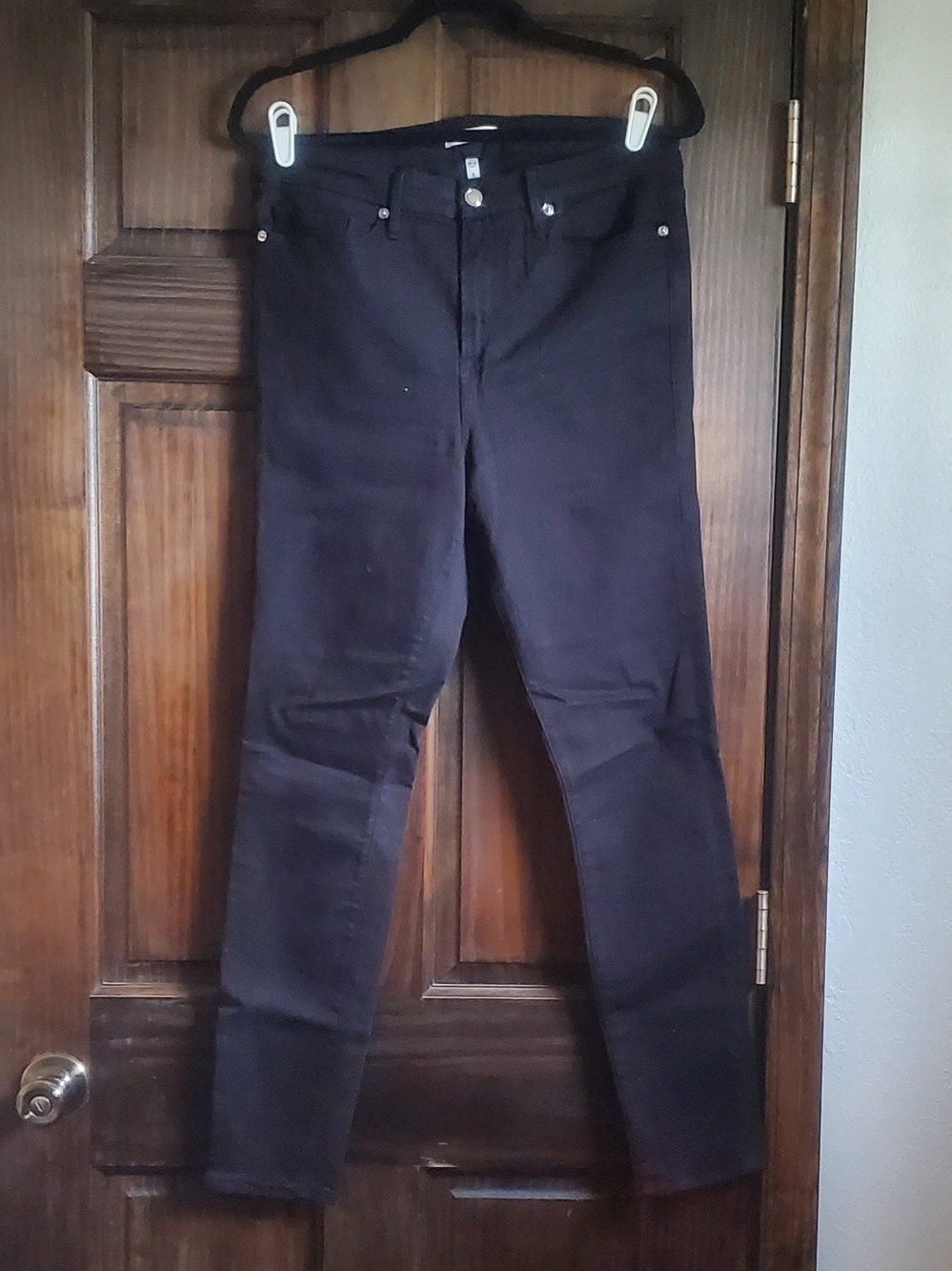 Good American Black Skinny Jeans - Sleek Stretch Denim